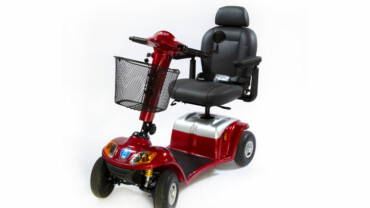 Seniorenmobil der Marke Kymco, Modell super-4 in der Farbe rot